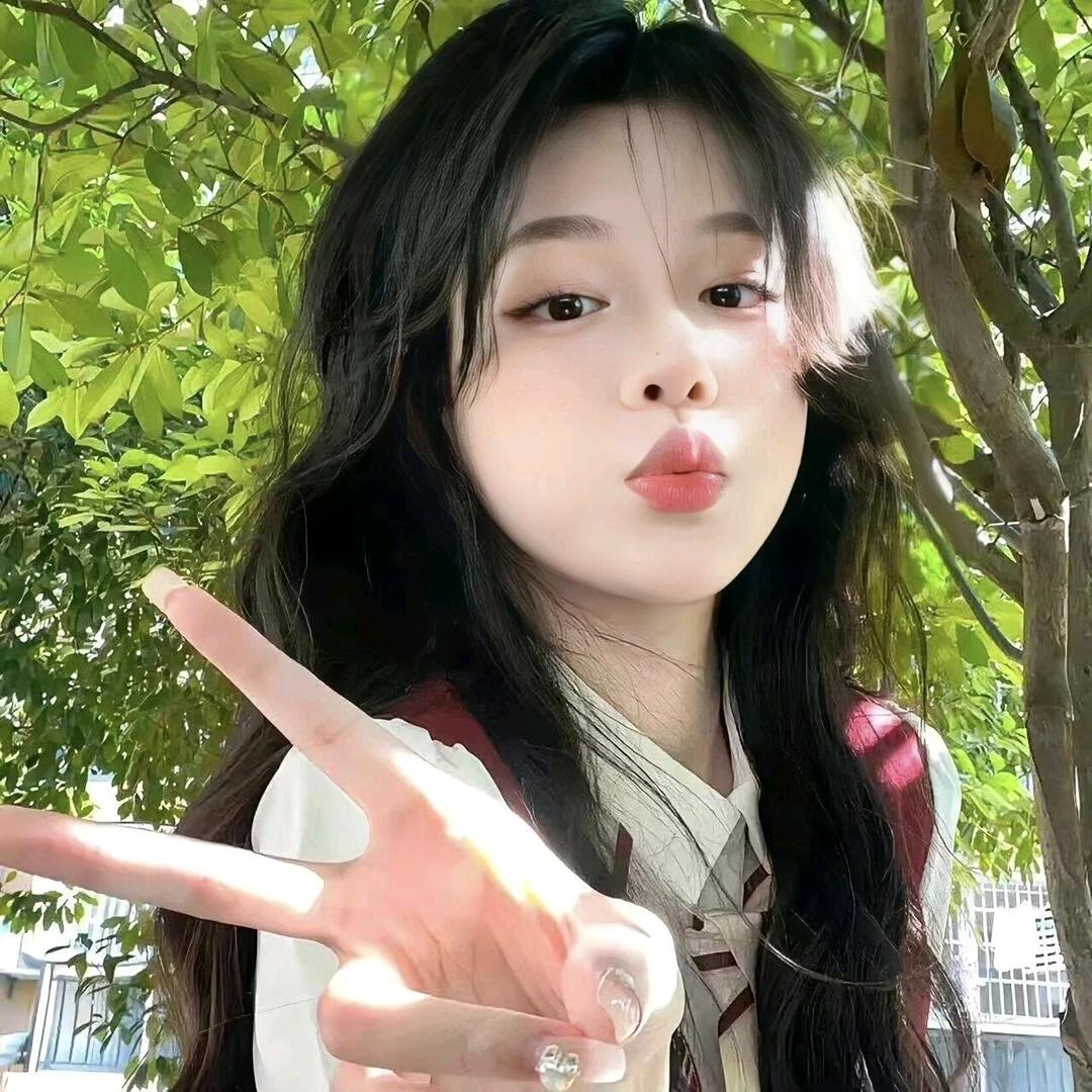 爱漂亮的草莓蛋糕