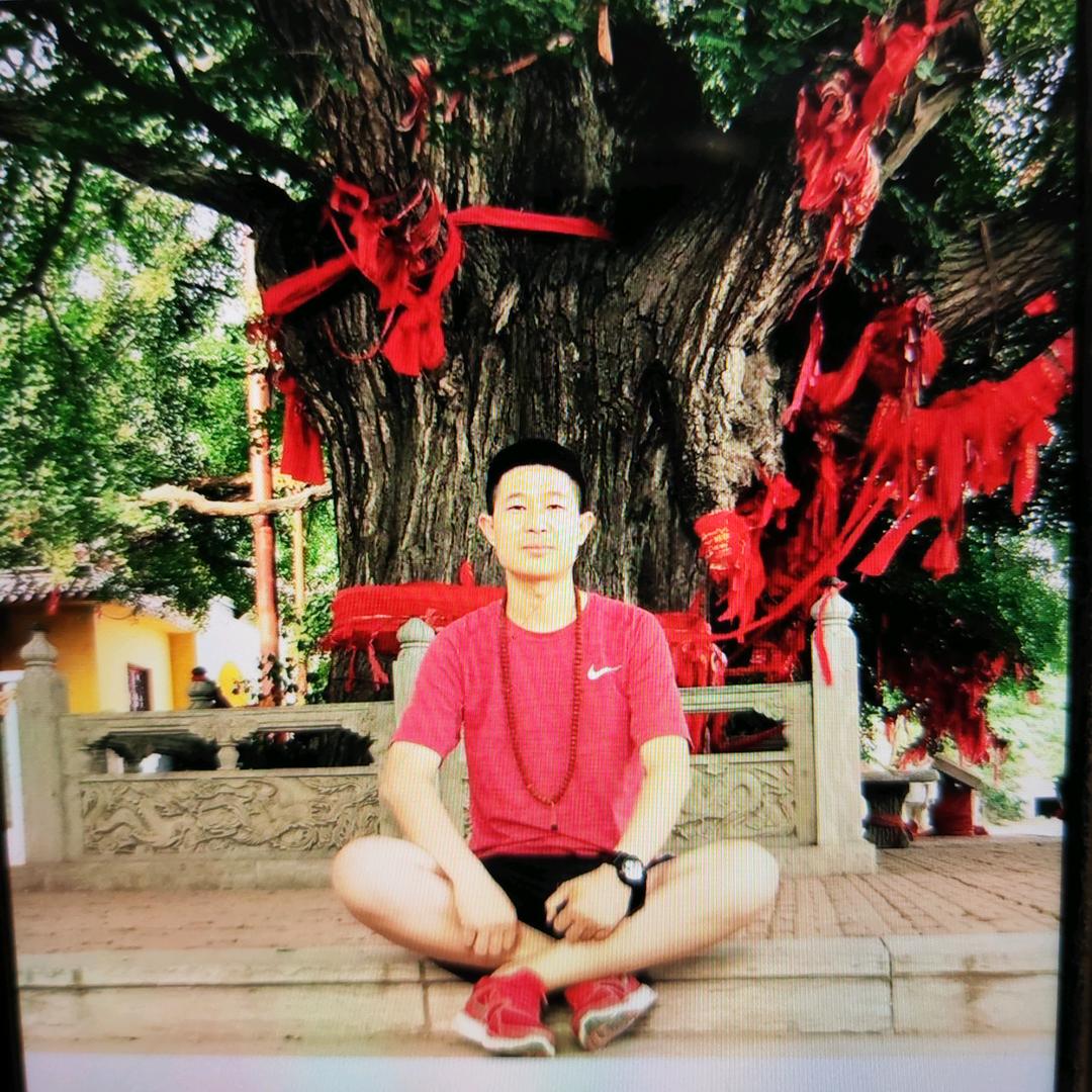 开车玩泥巴的鱼