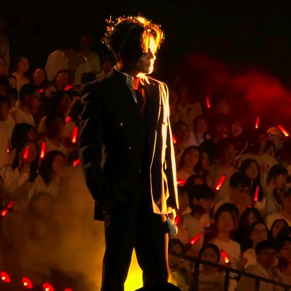 这世间哪有不癫的人？