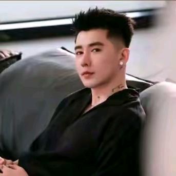 杨圣坤轻奢时装圈