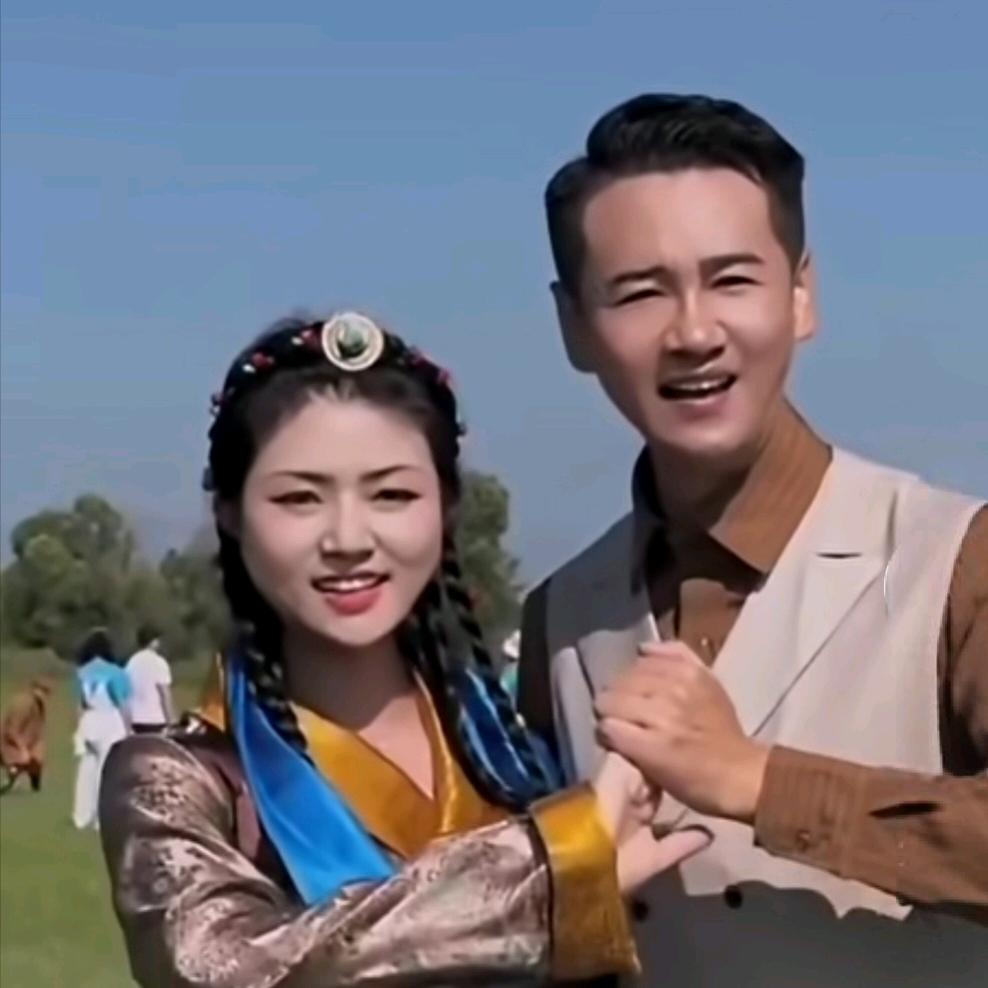 哲哲