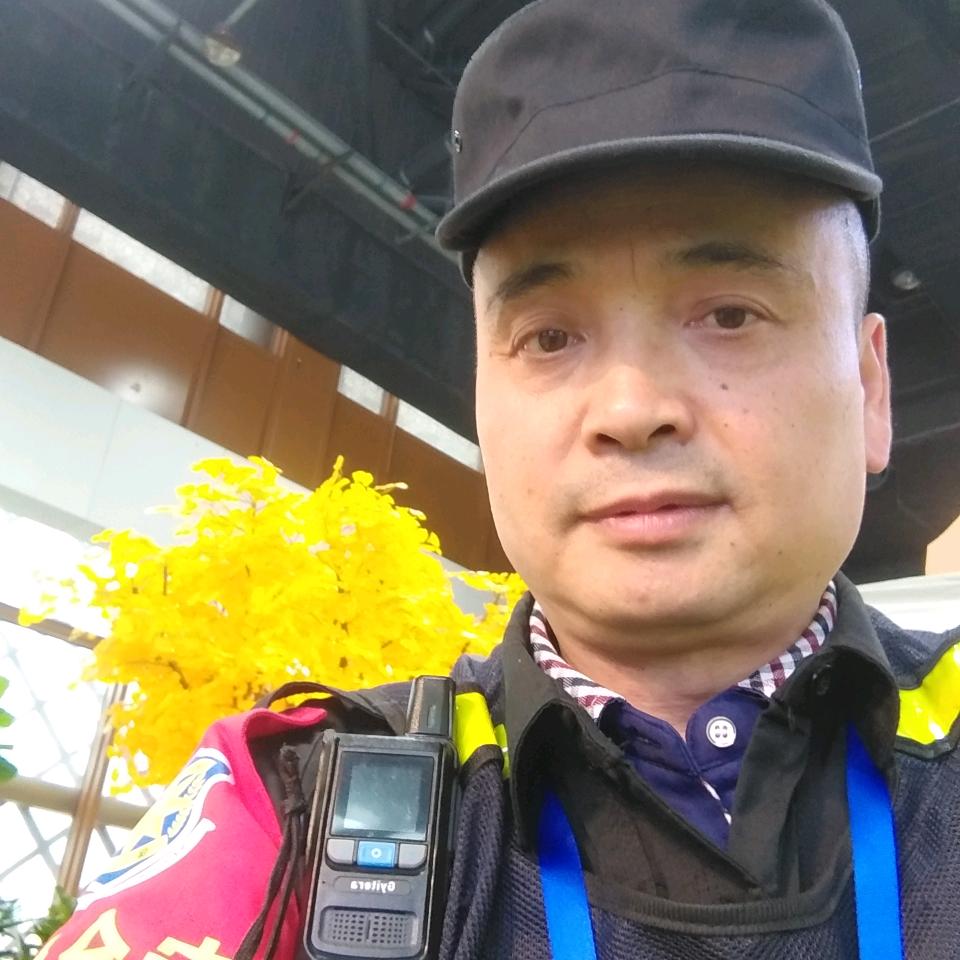董军佑