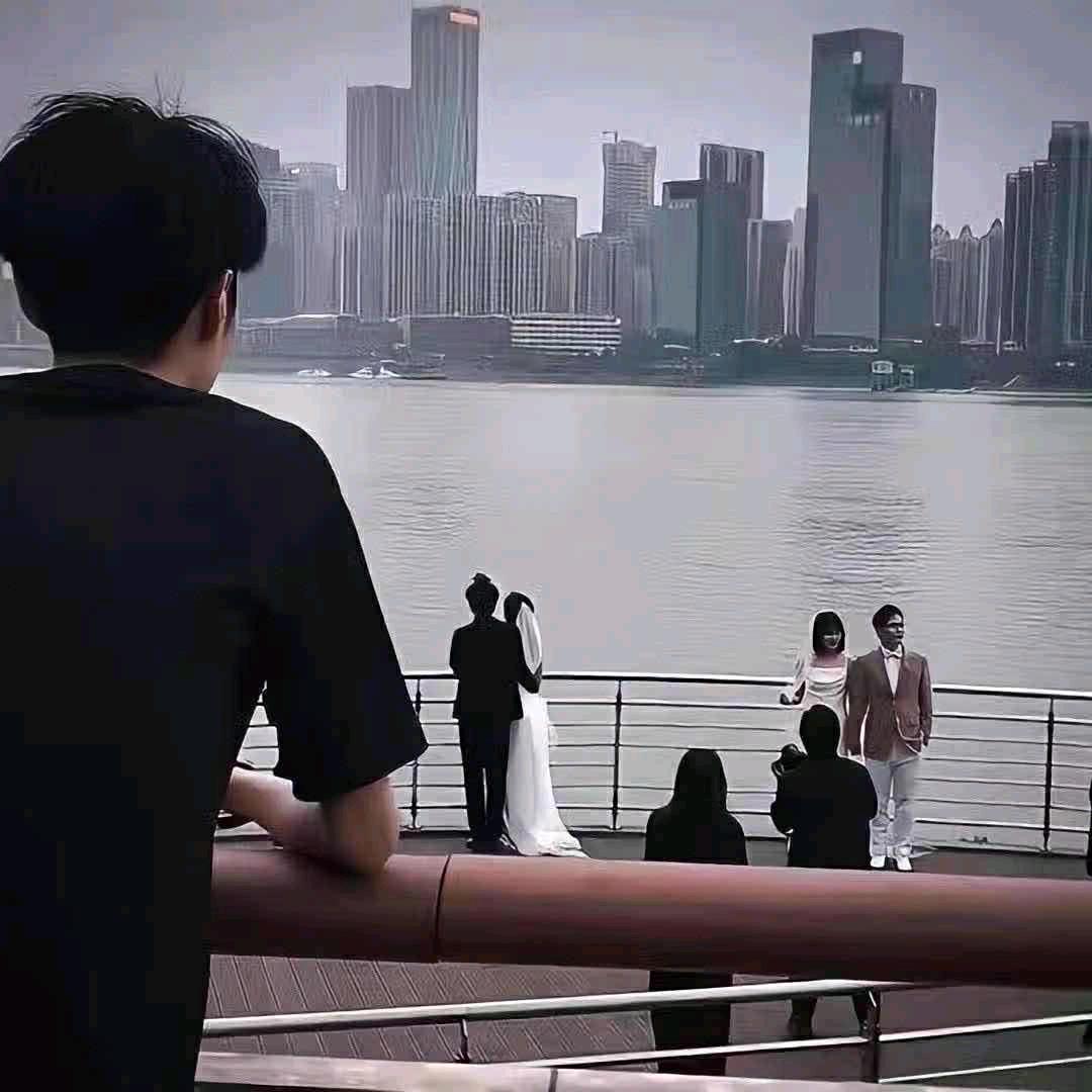 晓梦随疏钟