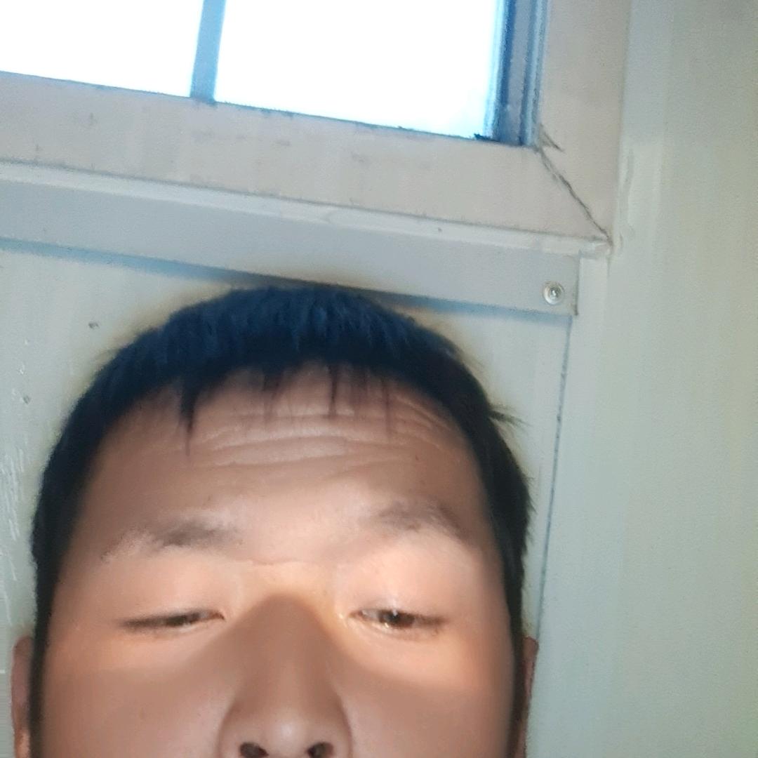 国伟