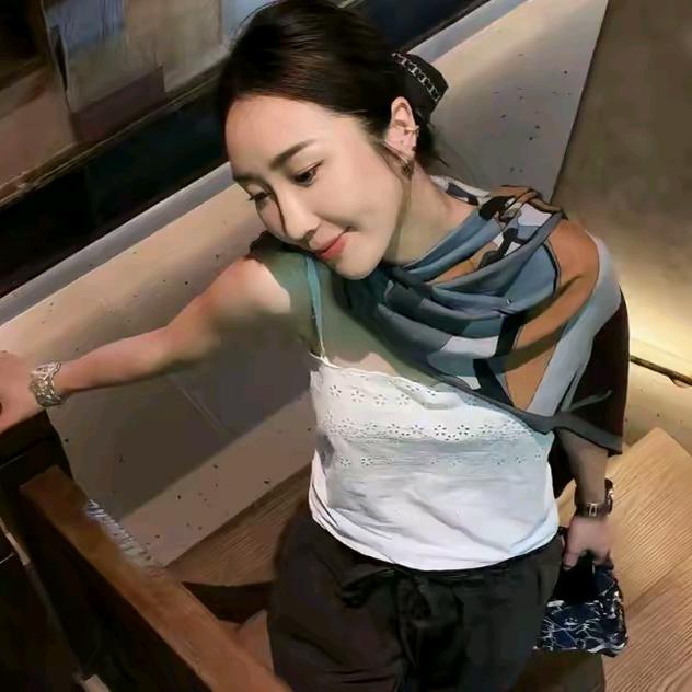 请叫我珺珺-时尚穿搭