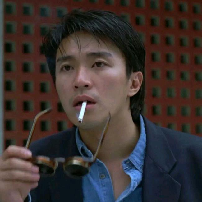 一个帅到惨绝人寰天理不容人人嫉妒的美男