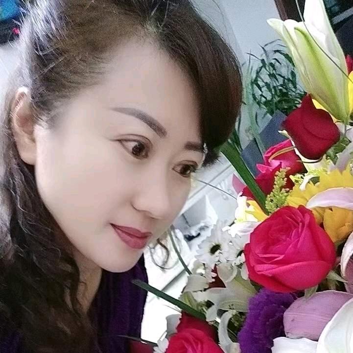 张英卖东北长粒香鲜大米