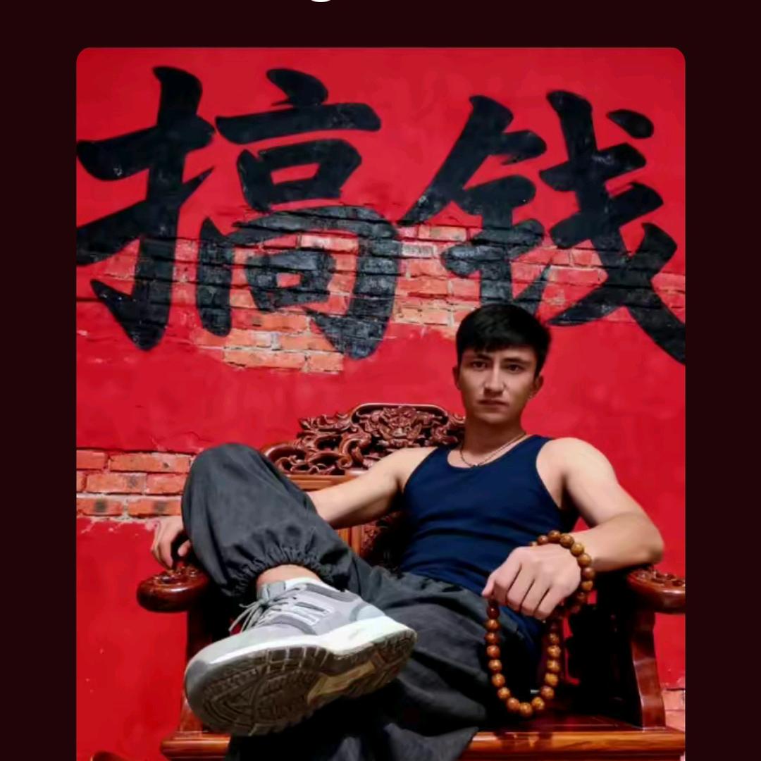 ♞笑着喝可乐🥤