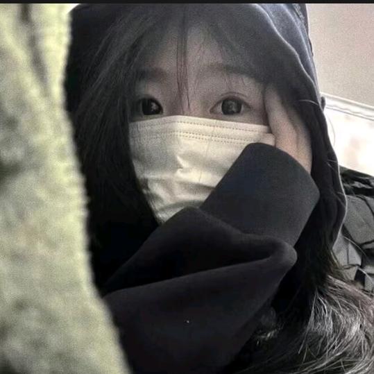 微光吹过薄荷绿