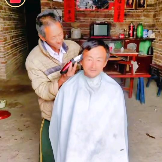 宝哥(理发师)