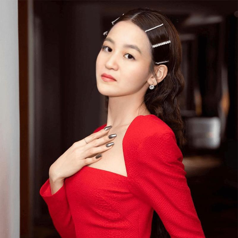 玲玲吖。