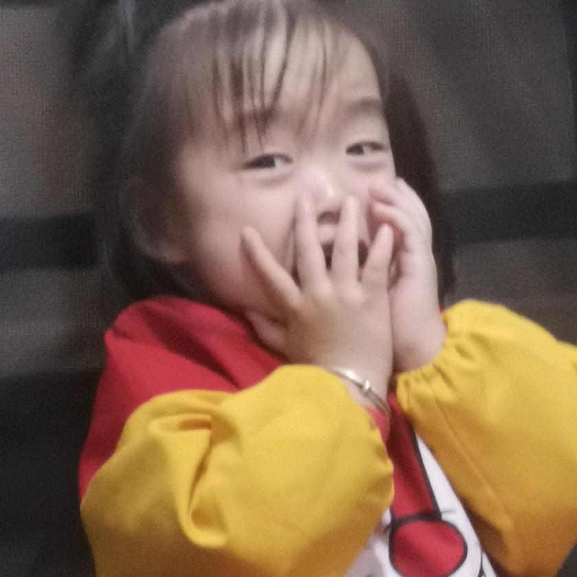 别看我