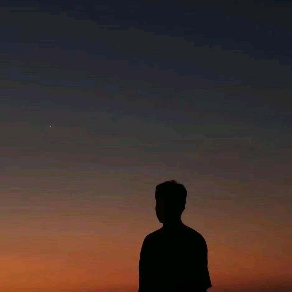 我不李解。。。