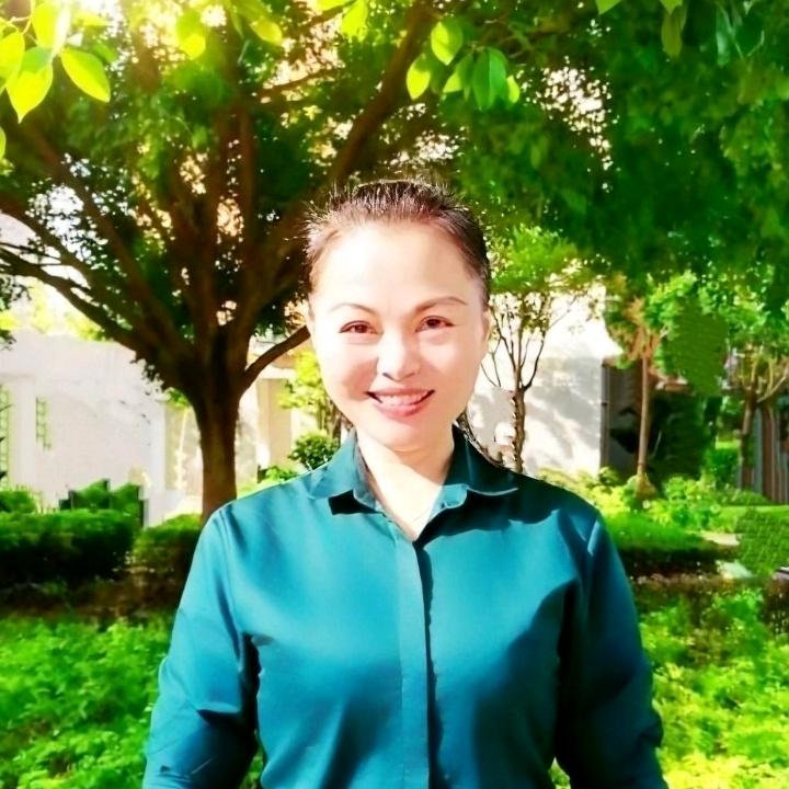 松谨砚