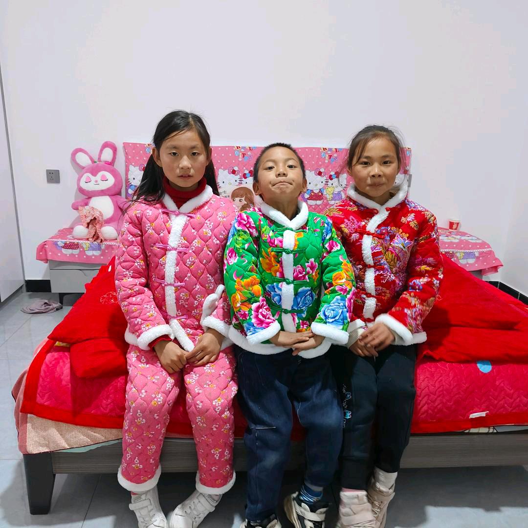 琦萱雨三个小可爱