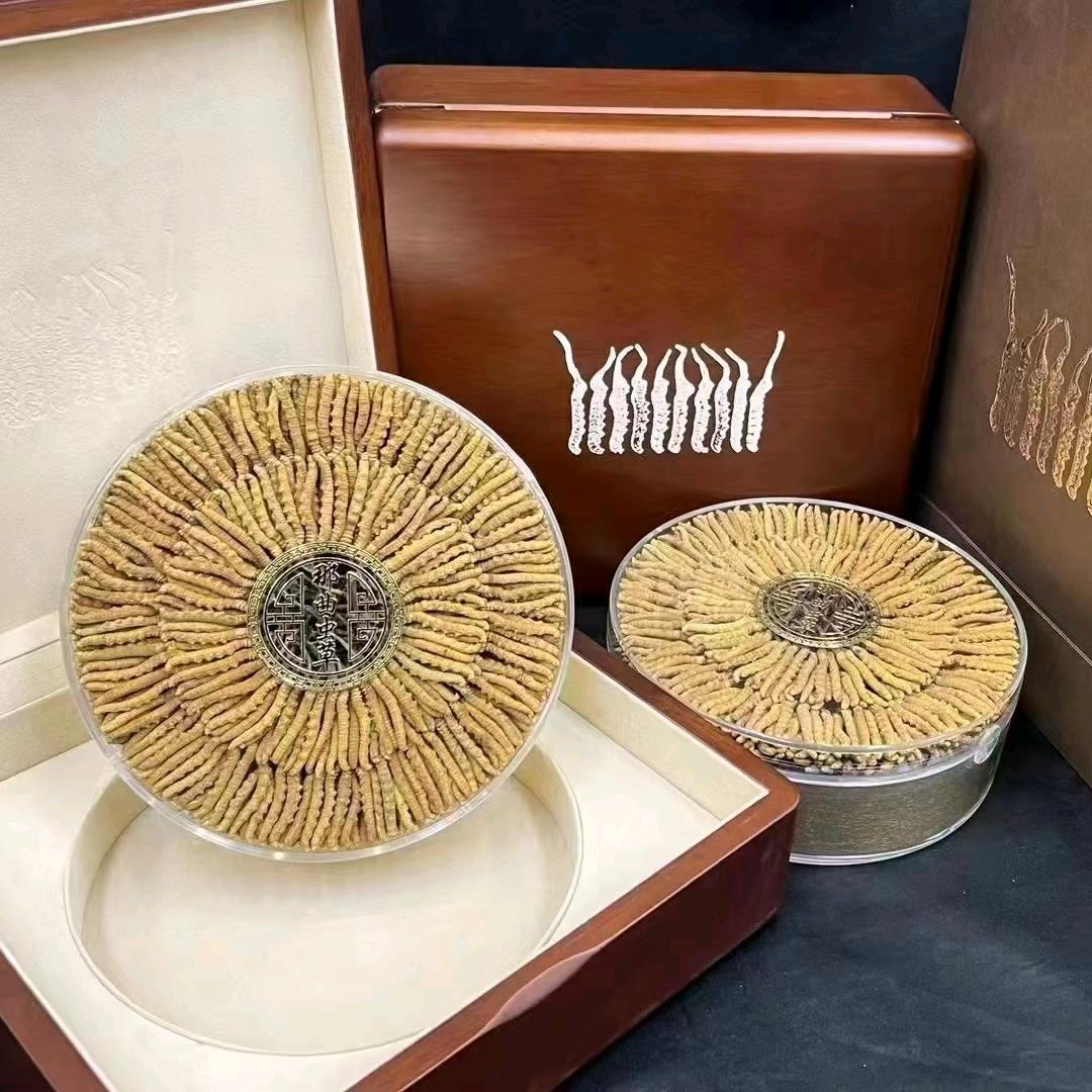 贺呵呵（鲜松茸虫草野生菌滋补品）✍