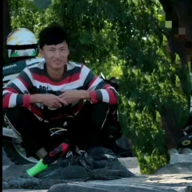 回不去的只有曾经        行8方