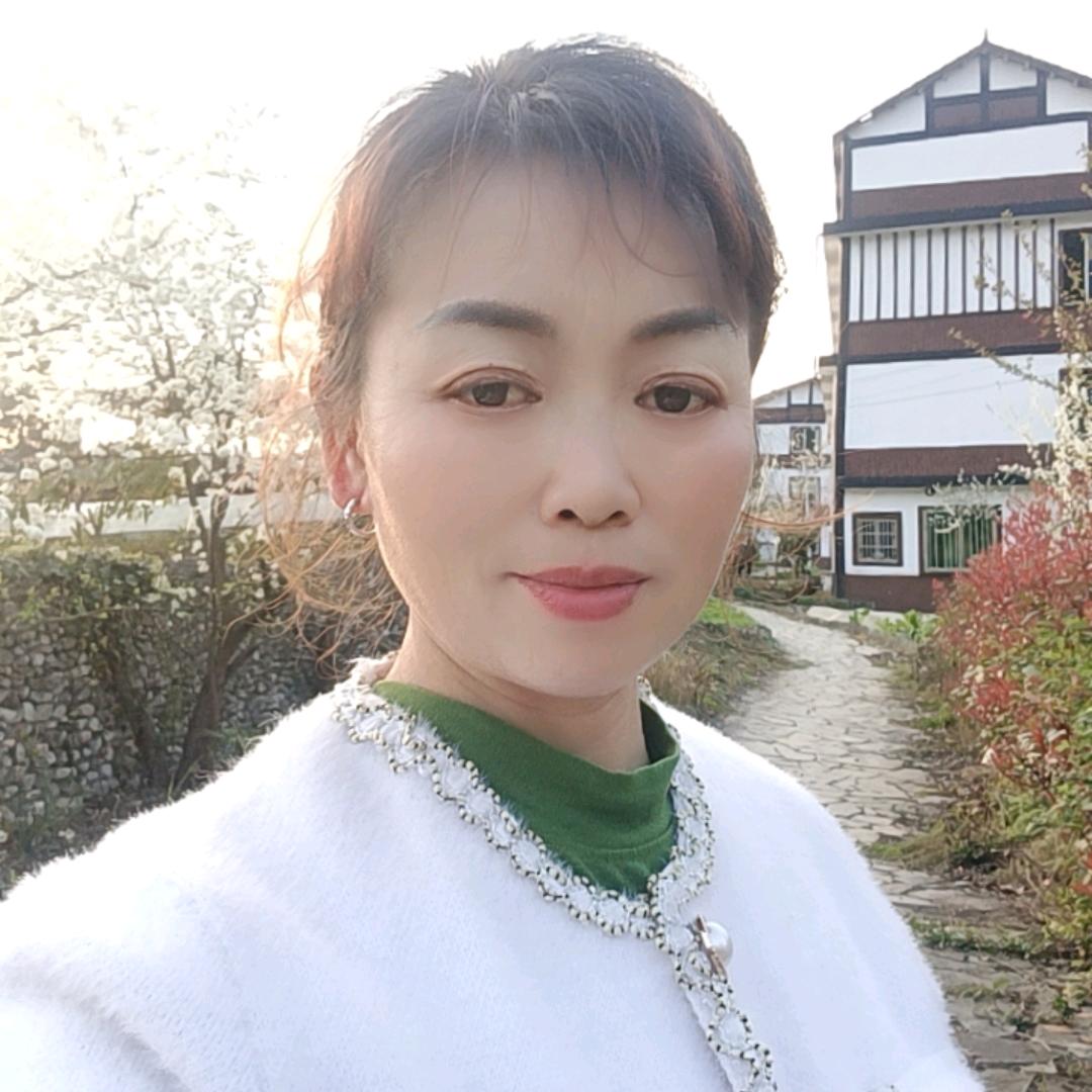 自己不坚强，软弱给谁看