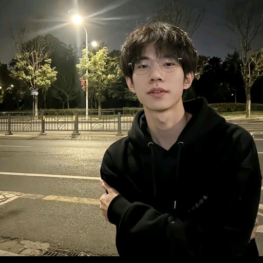 笨蛋总是🐮眼泪