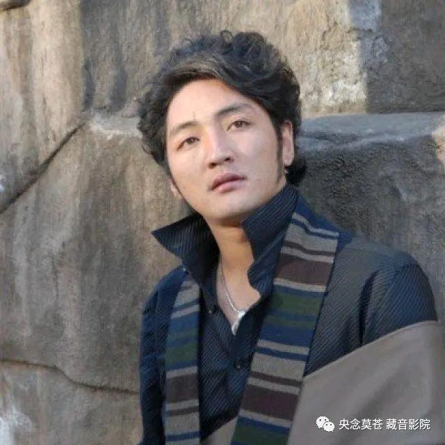 母爱很伟大。罗布