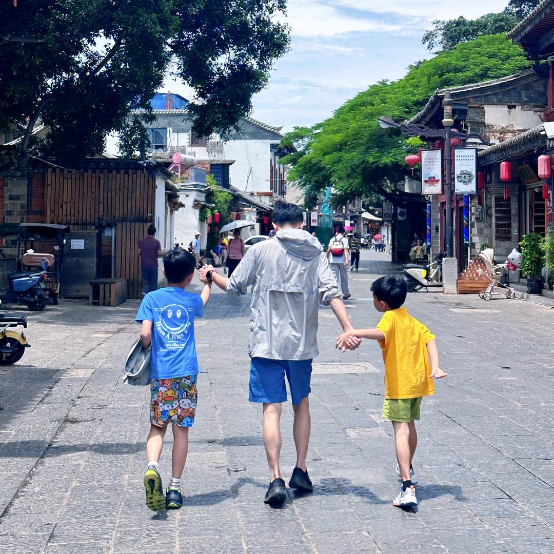 趁你还小，我未老