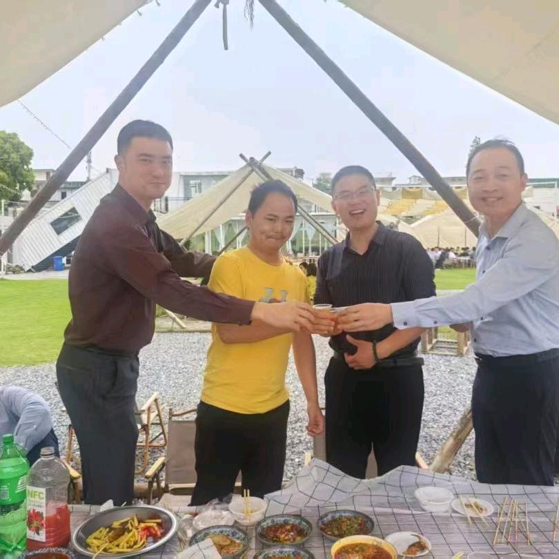 喜欢白毛杨的伯陆少头像