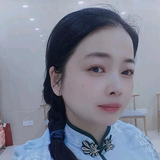 依飞雨（开播随缘）