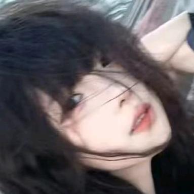 闪闪.温暖的春天。