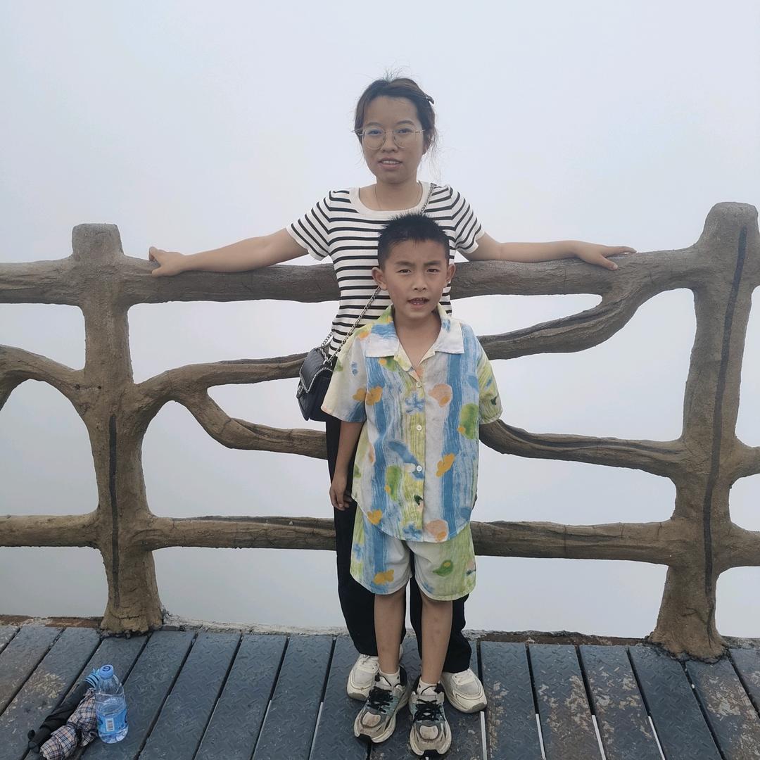 便利店厌厌和神兽宸小弟