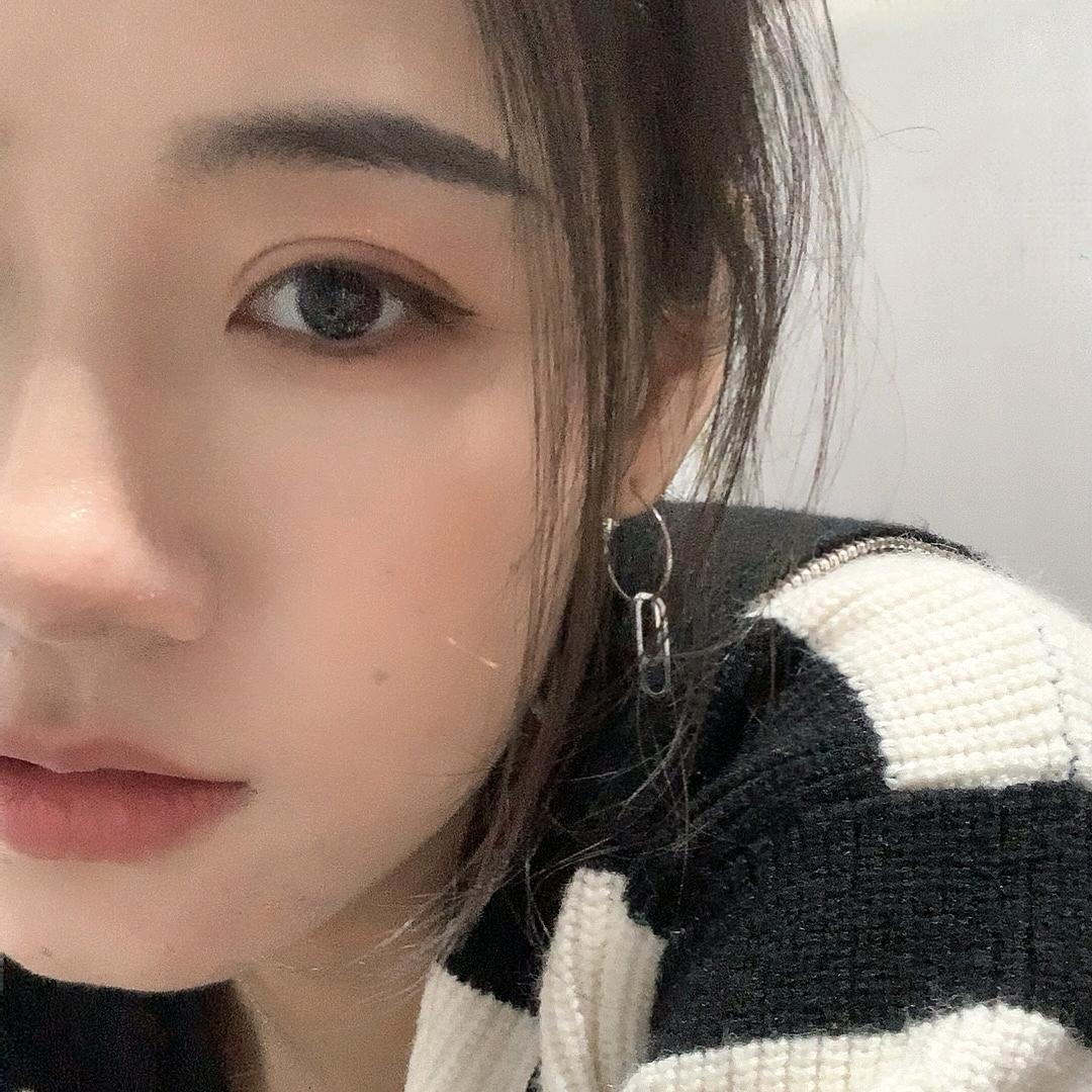 赞赞的有钱姐姐