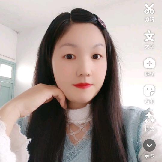 爱笑的傻丫头