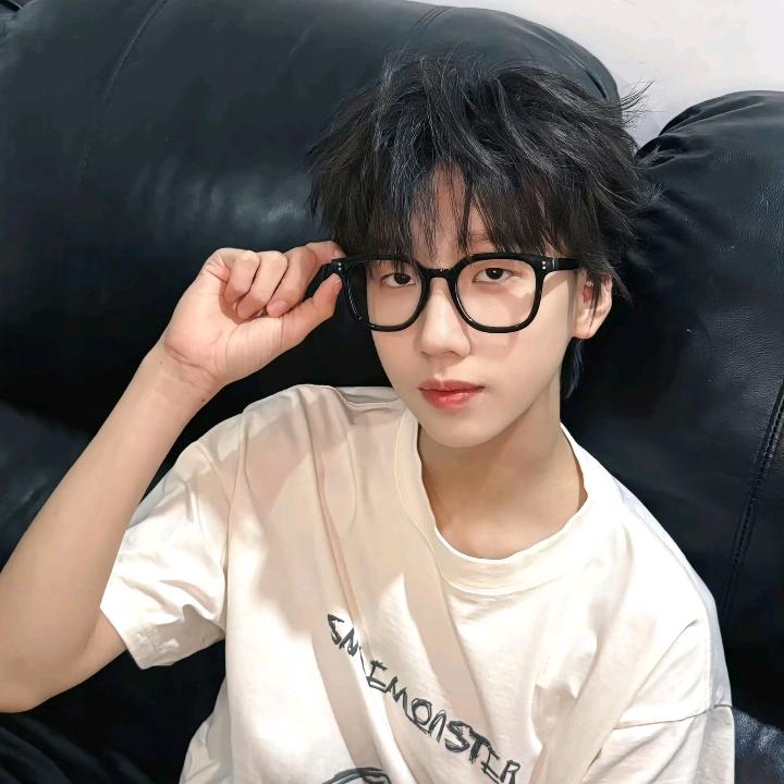 爱唱跳的绿宝石