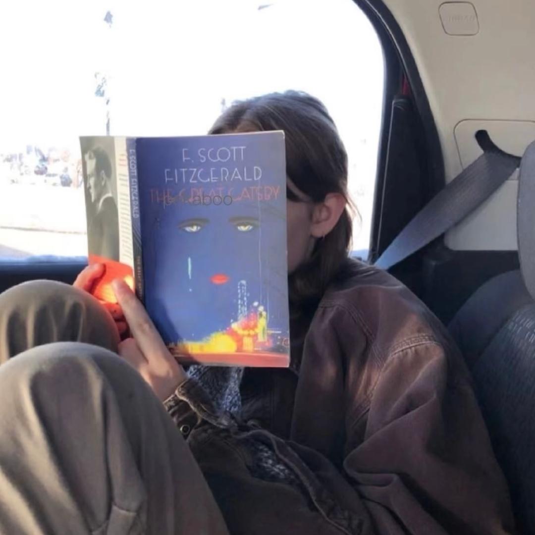 梨涡远远远远亿点.