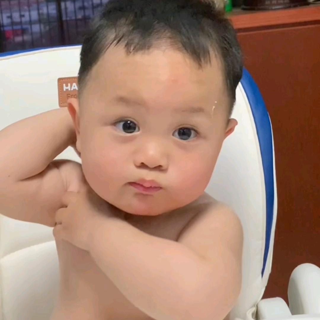 小助理（豪妈）。