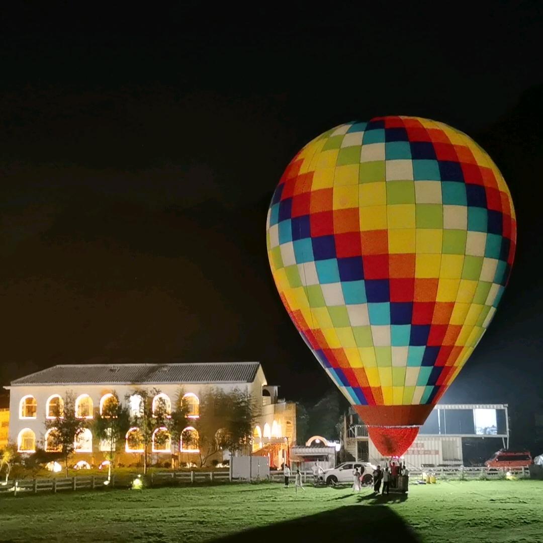 云淡淡天蓝蓝餐饮官方号