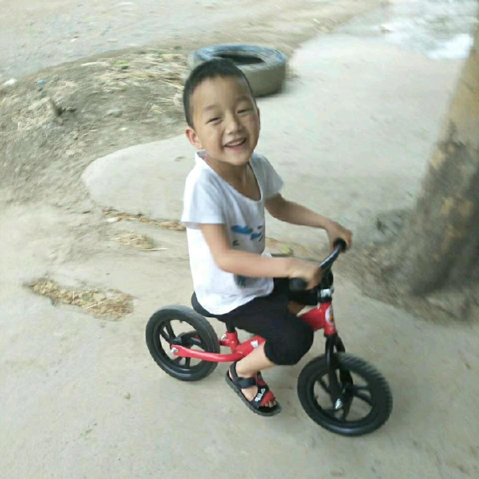 幸福哥《每晚20点10分开播》