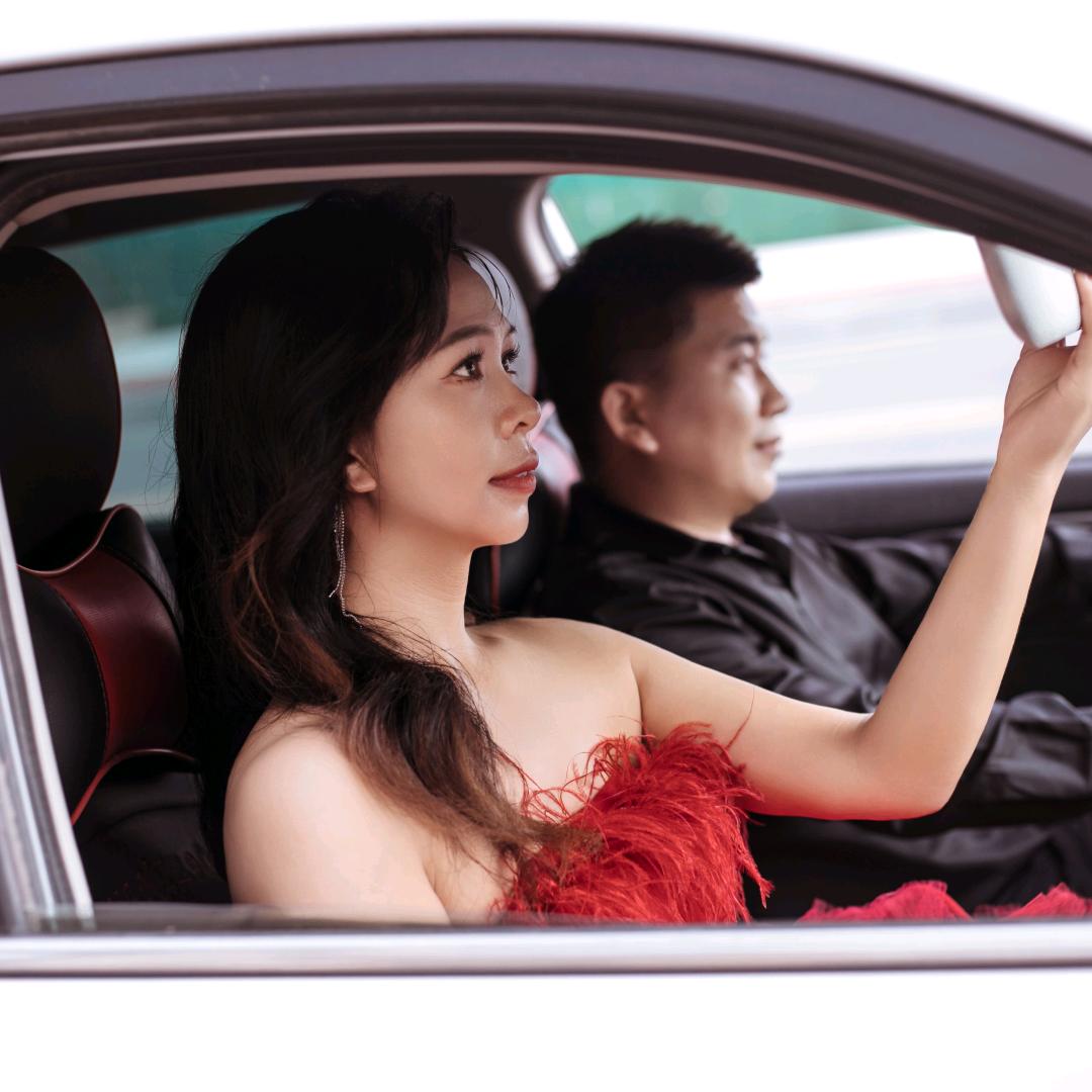 张乐，手镯加工