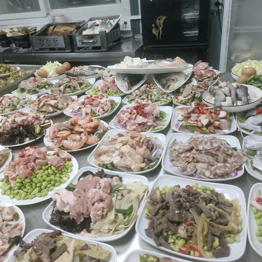 工地食堂锅铲女汉子