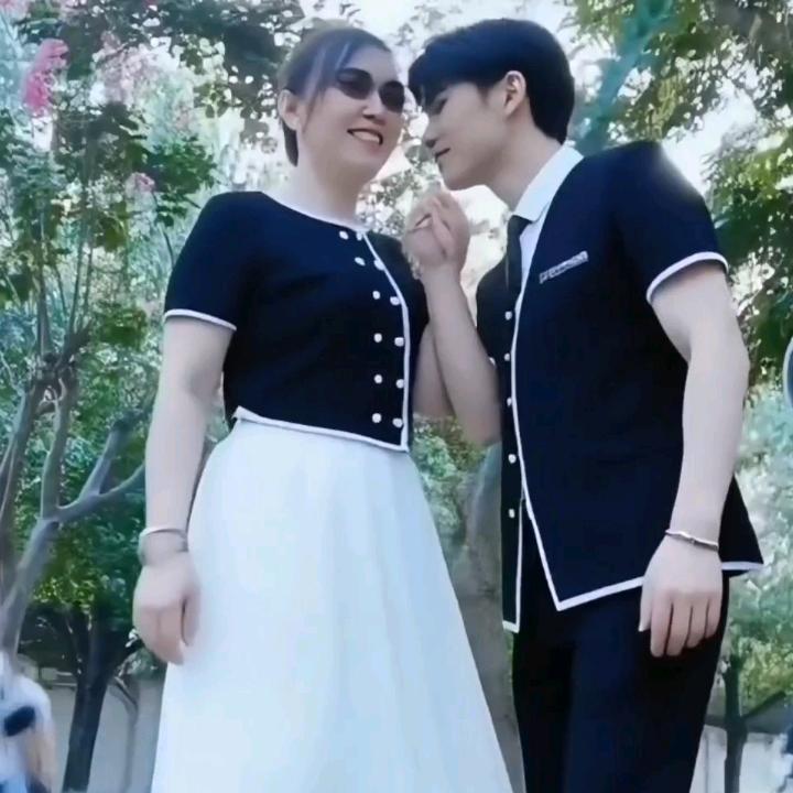 《君君》美诗一首胜千言乐
