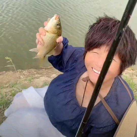 武者夫妻户外钓鱼