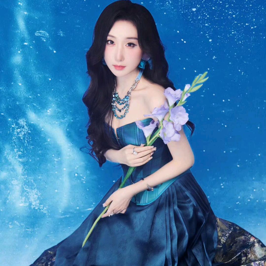 君君的小师姐