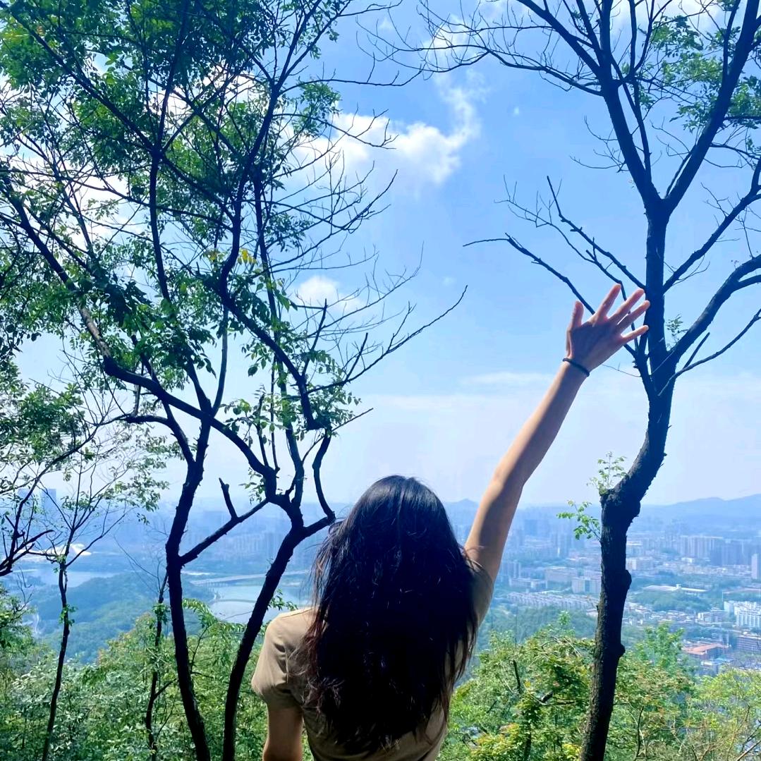 闻.溪