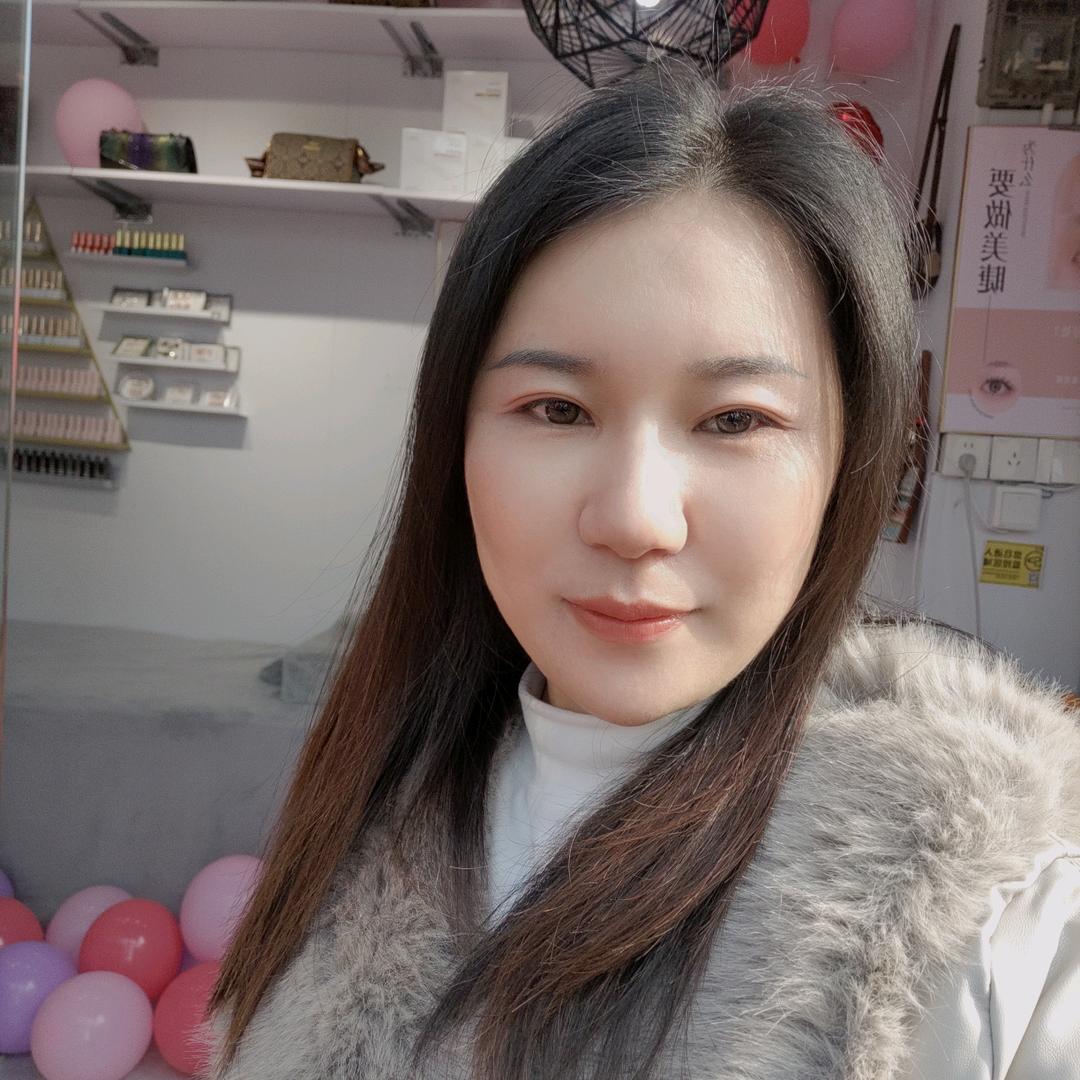 路路美甲美睫