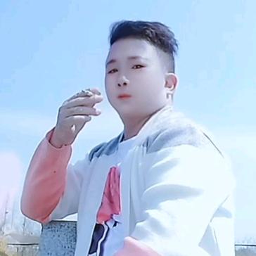 单身小情歌。工地小哥独来独往一个人