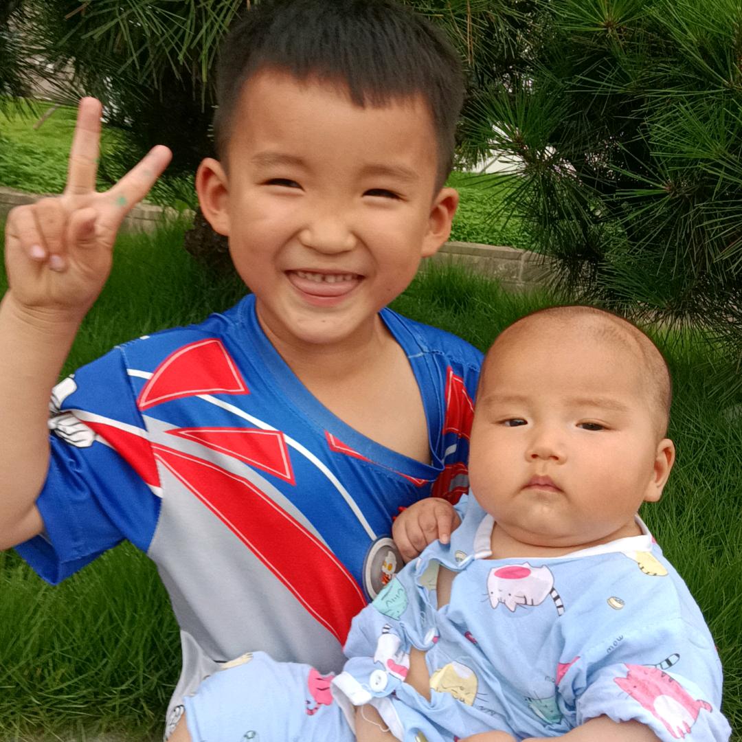 两个孙子的奶奶