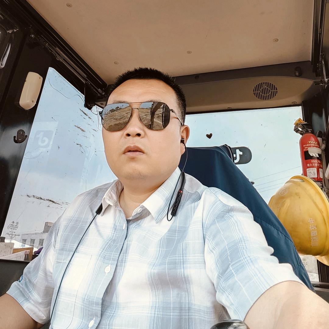 挖挖机