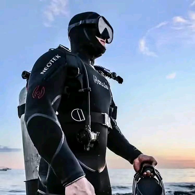 ꧁༺金⚔️钱༻꧂