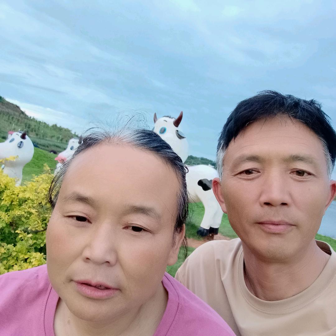 周朝文爱编织