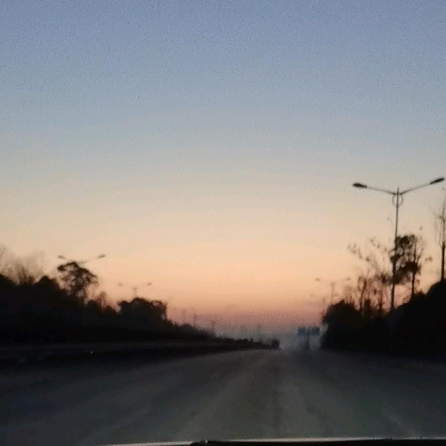李龙