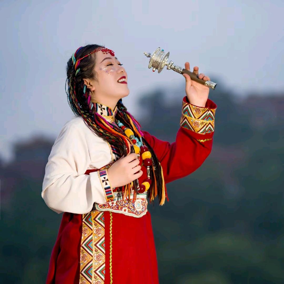 白塔区襄平贸易城圆缘零食店